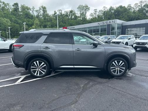 Gun Metallic 2022 Nissan Pathfinder Platinum 4WD