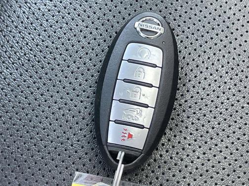 Gun Metallic 2020 Nissan Rogue SL