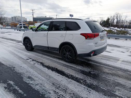 2018 Mitsubishi Outlander LE