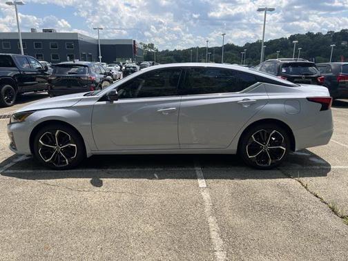 2025 Nissan Altima 2.5 SR