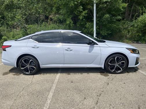 2025 Nissan Altima 2.5 SR