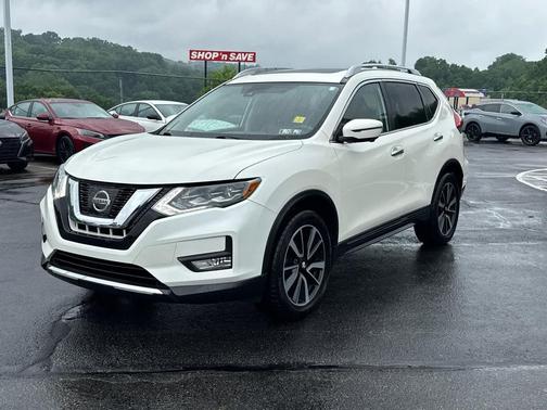 Pearl White 2017 Nissan Rogue SL