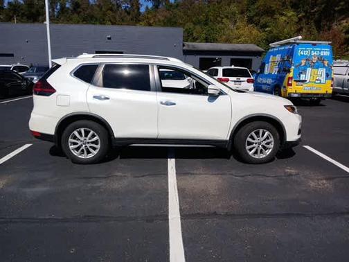 2020 Nissan Rogue SV