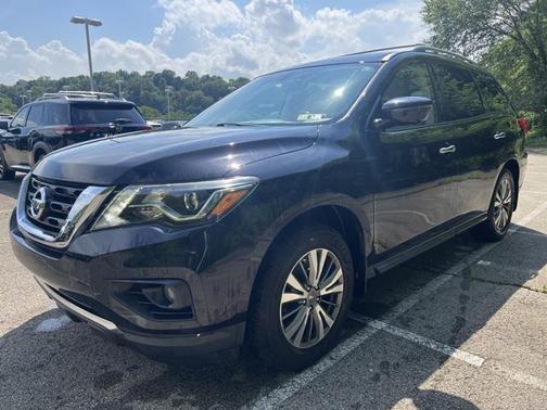 2017 Nissan Pathfinder SL