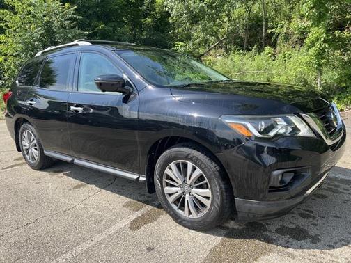 2017 Nissan Pathfinder SL