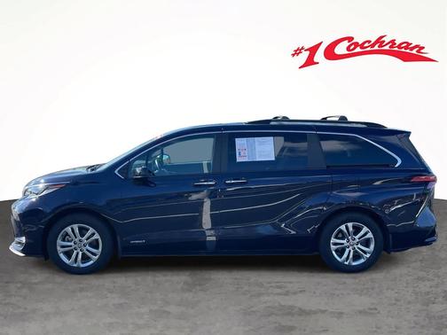 2021 Toyota Sienna XSE 7 Passenger