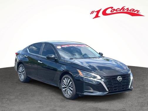 Super Black 2023 Nissan Altima 2.5 SV