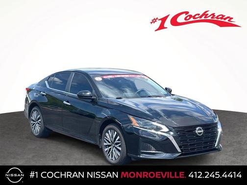 Super Black 2023 Nissan Altima 2.5 SV
