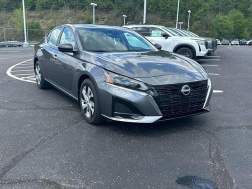 Gun Metallic 2025 Nissan Altima S FWD