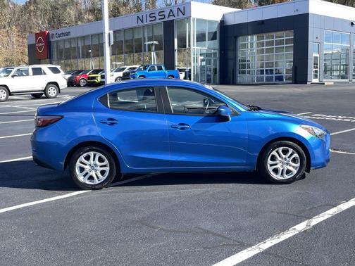 2017 Toyota Yaris iA Base