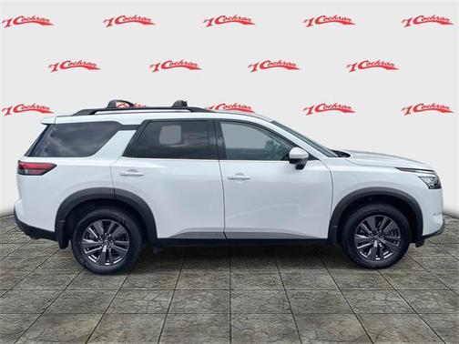 2023 Nissan Pathfinder SV