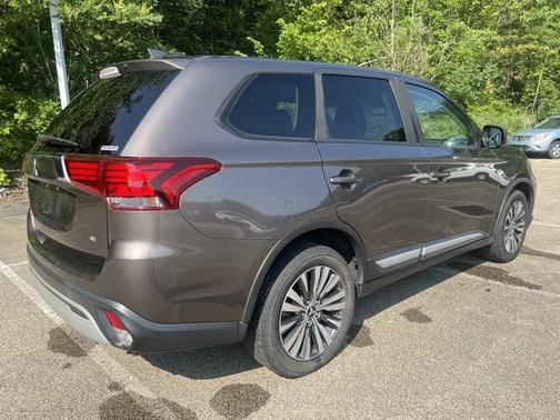 2020 Mitsubishi Outlander SE