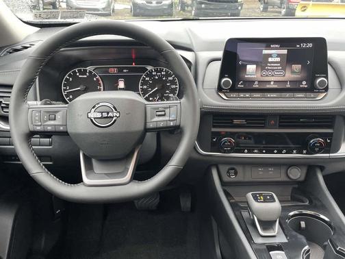 Everest White Pearl Tricoat 2026 Nissan Rogue Dark Armor