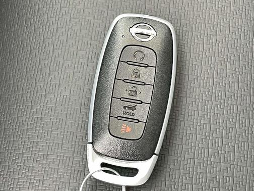 Everest White Pearl Tricoat 2026 Nissan Rogue Dark Armor