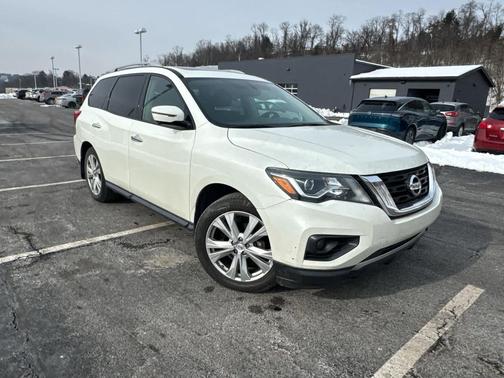 2018 Nissan Pathfinder SL