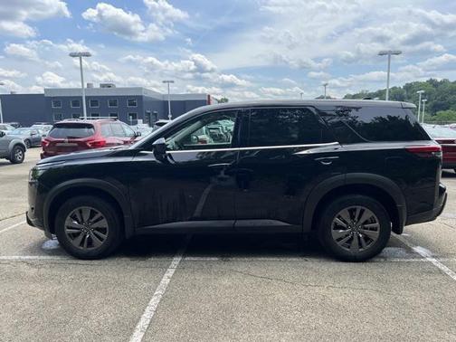 2023 Nissan Pathfinder S