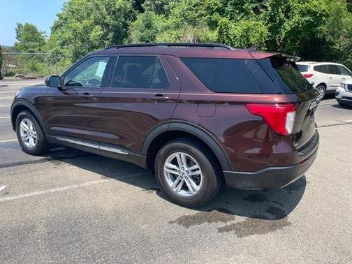 Photo 2 of 9 of 2020 Ford Explorer XLT