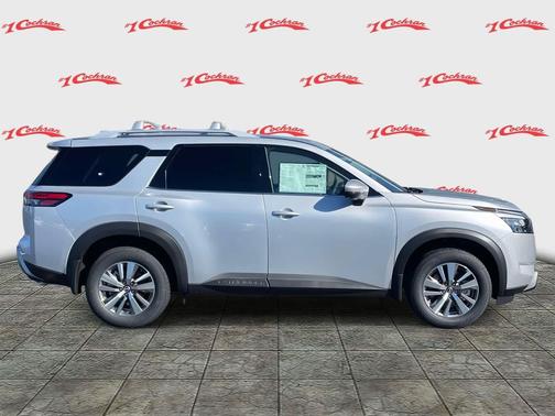 2025 Nissan Pathfinder SL 4WD