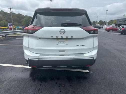 2024 Nissan Rogue SL