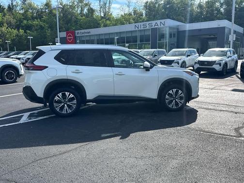 Pearl White Tricoat 2023 Nissan Rogue SV