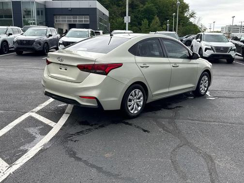 Linen Beige 2018 Hyundai Accent SE