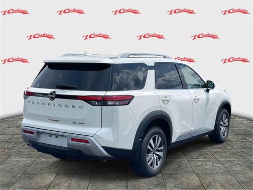 2022 Nissan Pathfinder SL