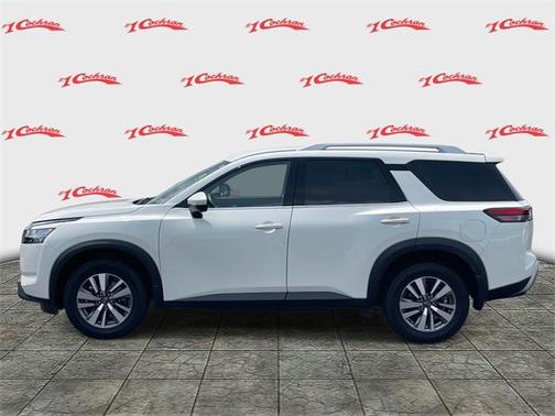 2022 Nissan Pathfinder SL