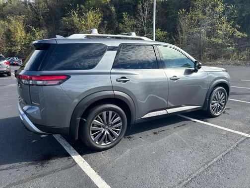 2024 Nissan Pathfinder SL 4WD