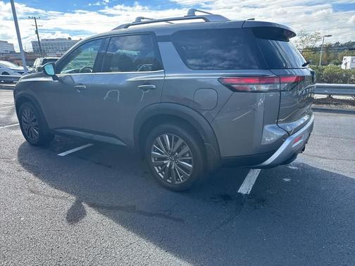2024 Nissan Pathfinder SL 4WD