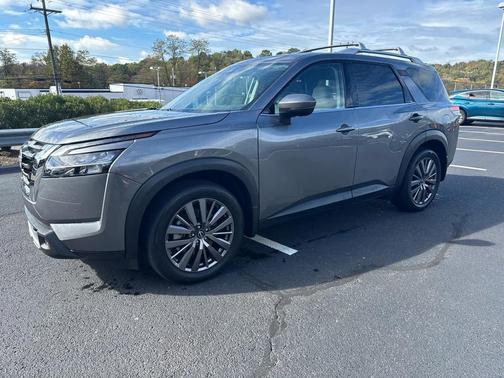 2024 Nissan Pathfinder SL 4WD