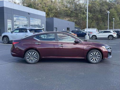 2025 Nissan Altima SV AWD