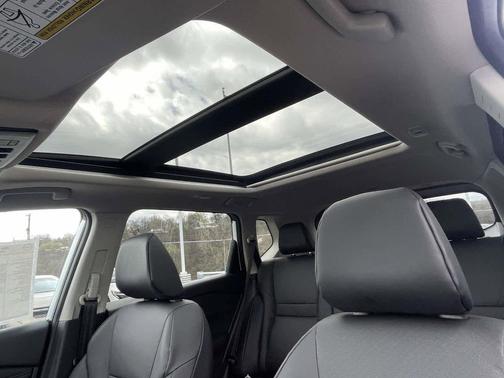 Everest White Pearl Tricoat 2026 Nissan Rogue Dark Armor