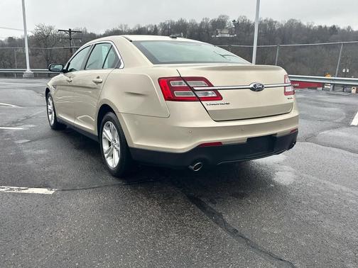 2017 Ford Taurus SEL