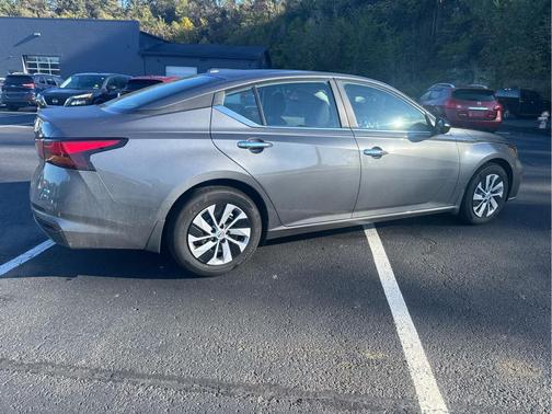 2025 Nissan Altima S FWD