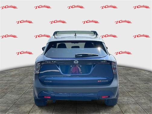 2025 Nissan Kicks SR