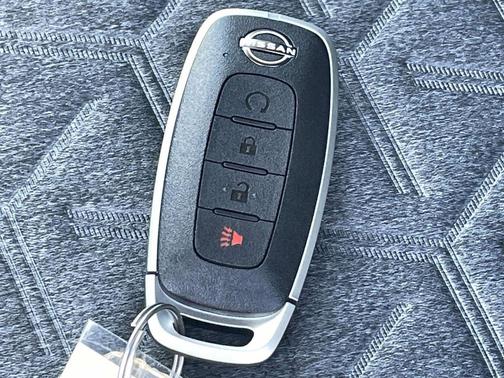 Deep Blue Pearl 2026 Nissan Kicks SV