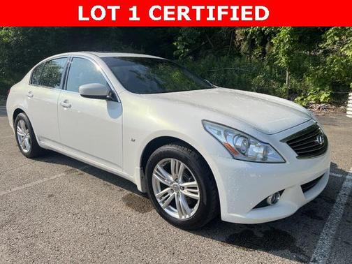 2015 INFINITI Q40 Base