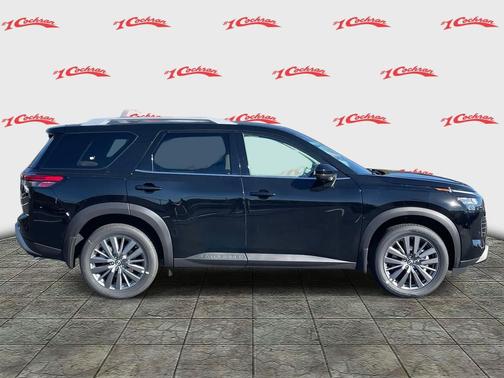 2025 Nissan Pathfinder SL 4WD