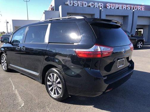 2019 Toyota Sienna 