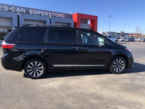 2019 Toyota Sienna 