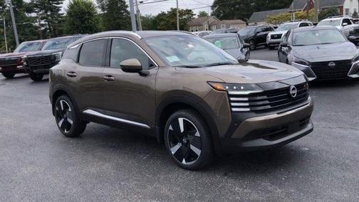 2025 Nissan Kicks SR