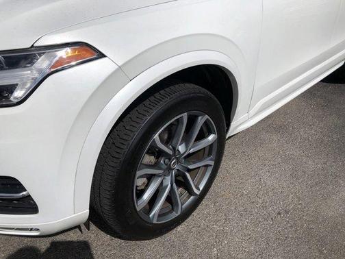 2019 Volvo XC90 T6 Momentum