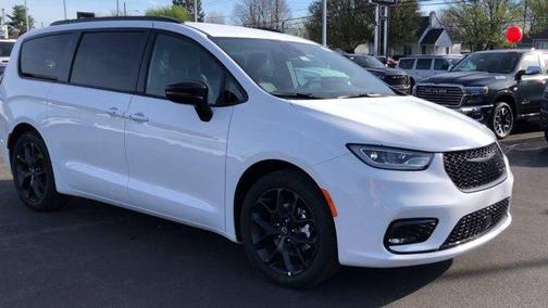 Bright White Clearcoat 2026 Chrysler Pacifica Select