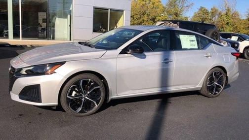 2025 Nissan Altima SR