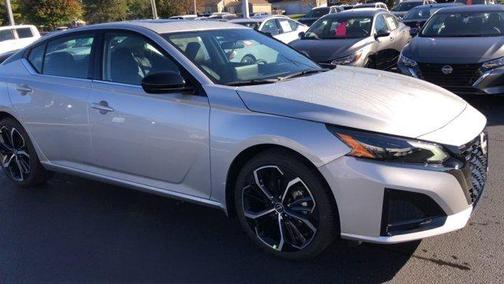 2025 Nissan Altima SR