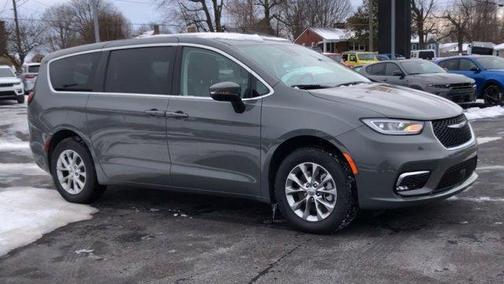 2023 Chrysler Pacifica Touring-L