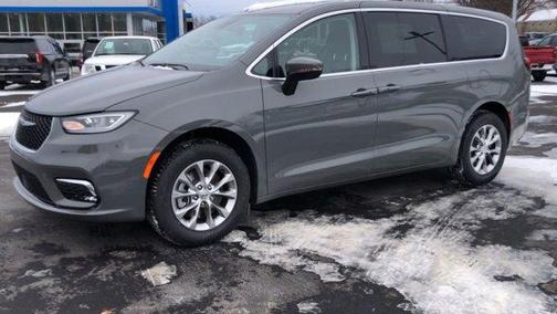 2023 Chrysler Pacifica Touring-L