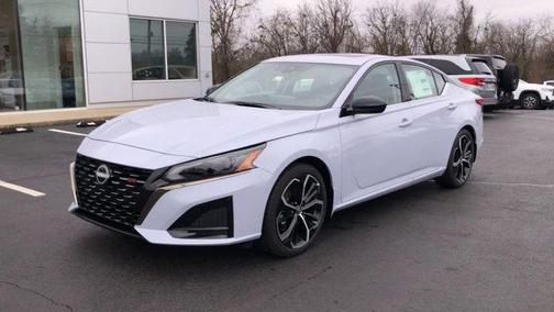 2025 Nissan Altima SR