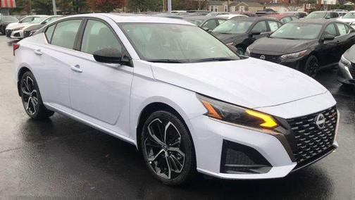 2025 Nissan Altima SR