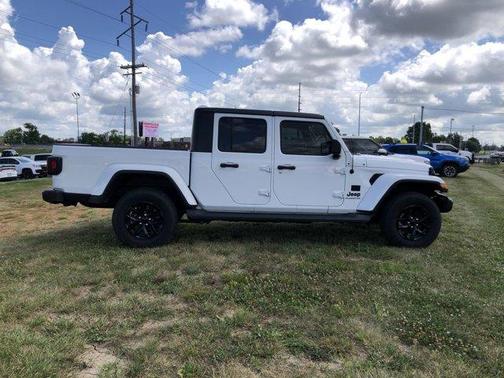 2022 Jeep Gladiator Sport